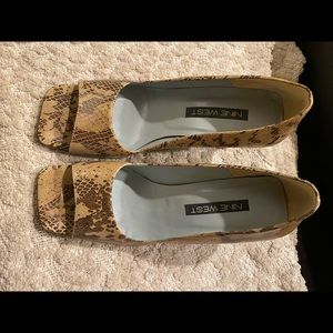 Nine West Snake-embossed peep toe heels - 7